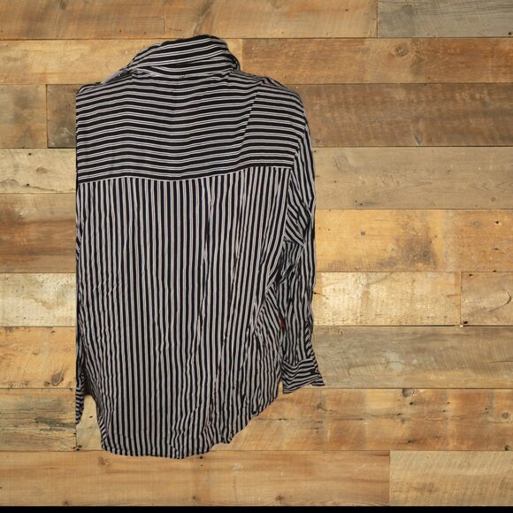 Windsor, Long Sleeve, Black/white Striped Collared Blouse, Medium - Picture 3 of 4